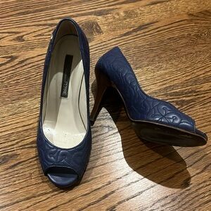 Gianfranco Ferre blue pumps with wooden heel, Size 36
